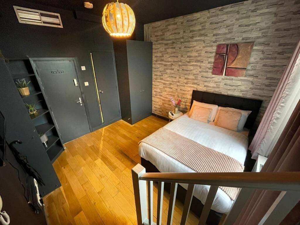 Portobello Road Artistic Studios 'Budget' London Room photo